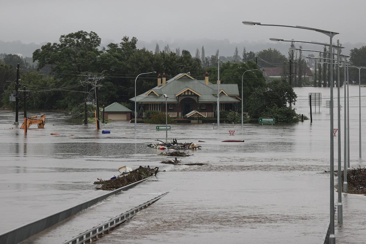 Australia to evacuate thousands as Sydney faces worst floods in 60 ...