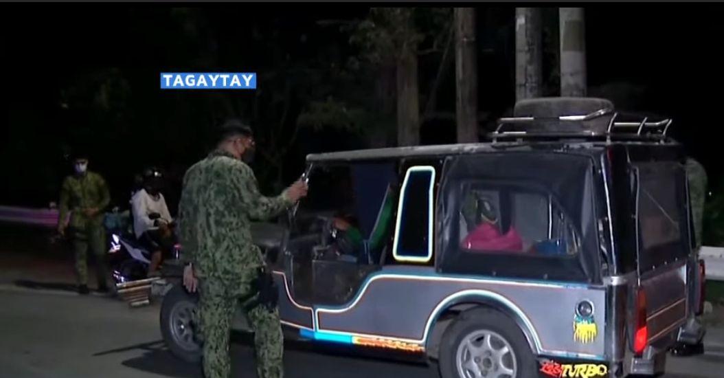 Motorists strictly checked at 'NCR Plus' checkpoint at border of Tagaytay and Talisay