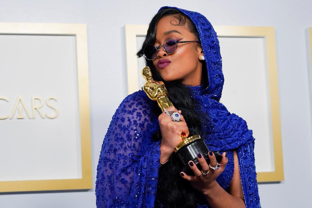 H.E.R. wins first Oscar, the first FilipinaAmerican to win