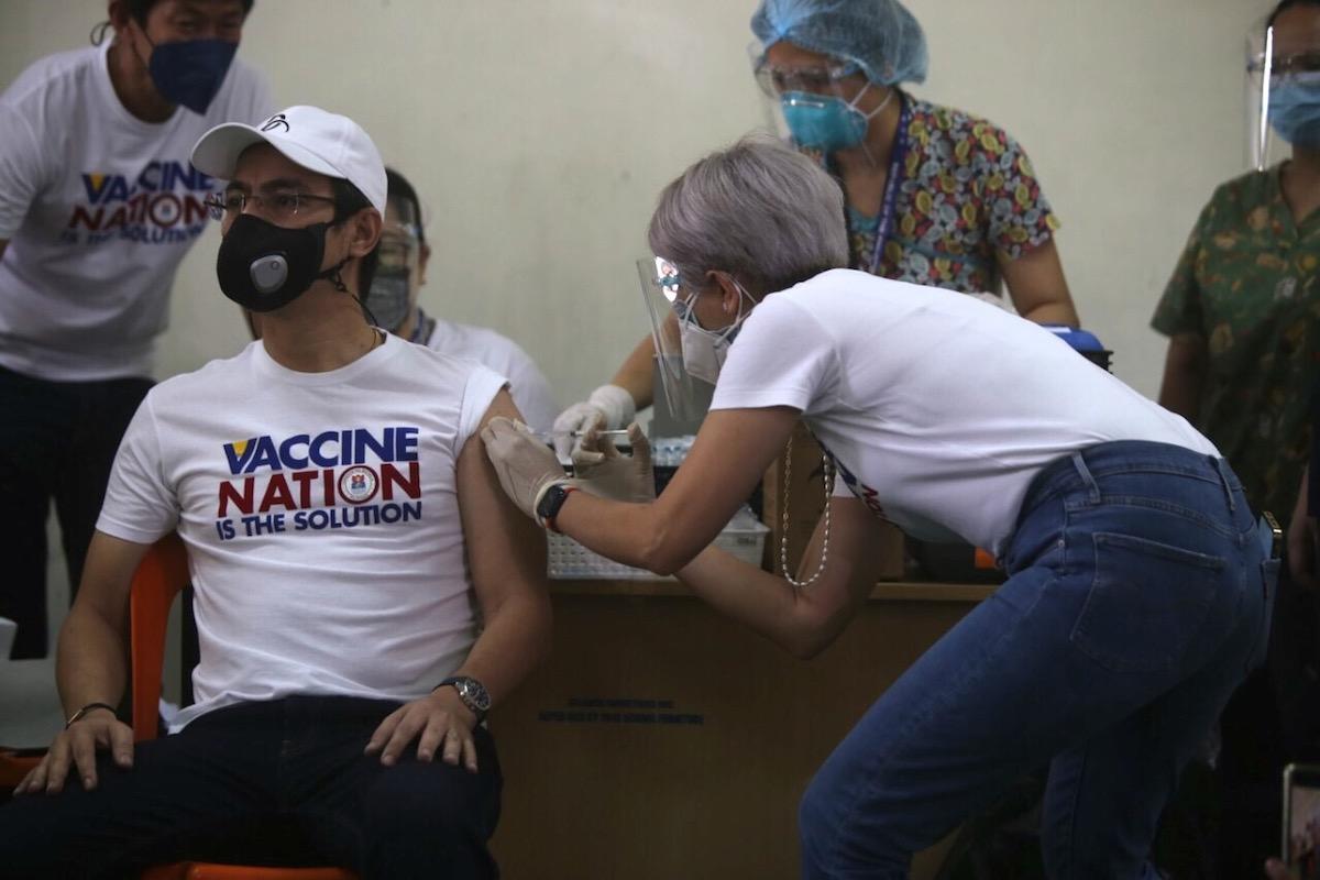 Isko Moreno gets Sinovac COVID-19 vaccine shot