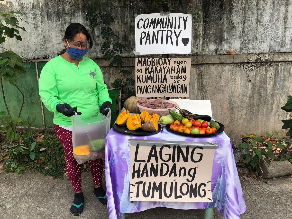 informative essay about community pantries