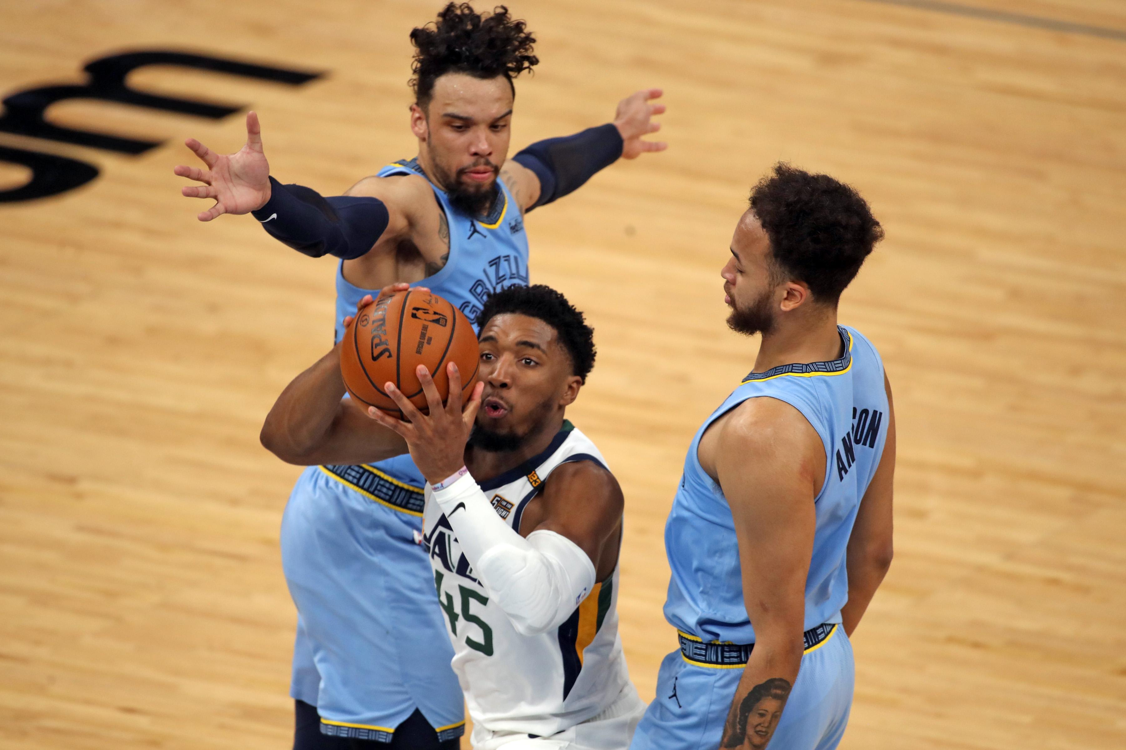 Donovan Mitchell takes over late, powers Jazz past Grizzlies