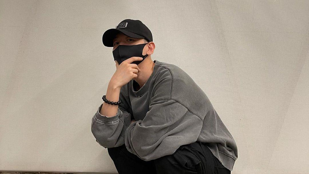 EXO's Baekhyun enlists in the military: 'I'll go and return safely ...