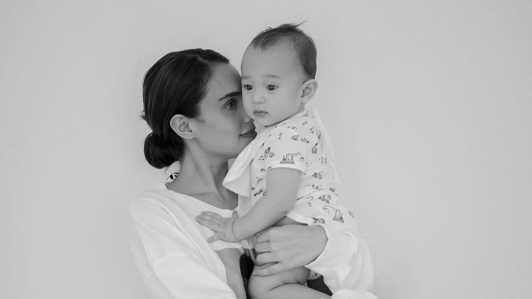 Max Collins shares adorable photos of Baby Skye at 10 months old | GMA ...
