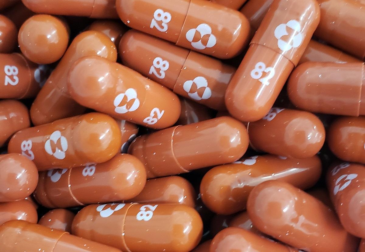 Australia to buy 300,000 doses of Merck's COVID-19 antiviral pill molnupiravir