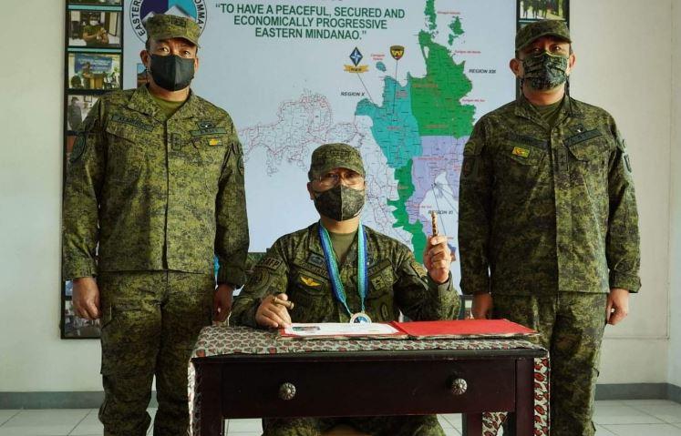 Duterte Gives Mindanao Soldiers P9 M Reward For ‘neutralizing Npa Leaders Gma News Online