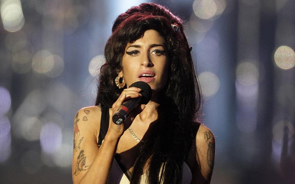 Amy Winehouse's last concert dress to go under the hammer