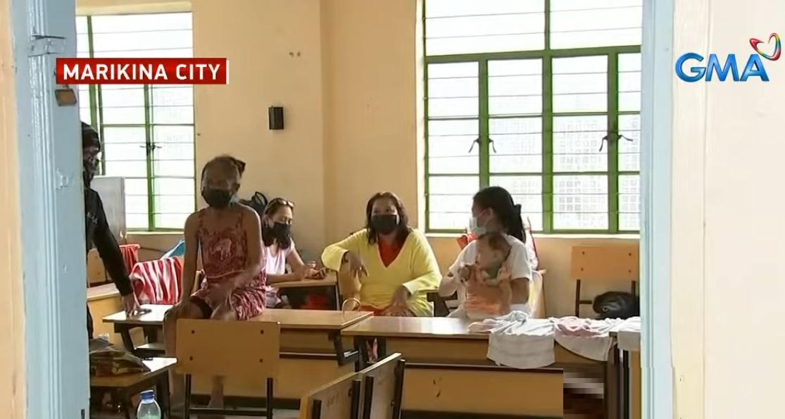 Metro Manila battles floods amid stricter quarantine restrictions | GMA ...