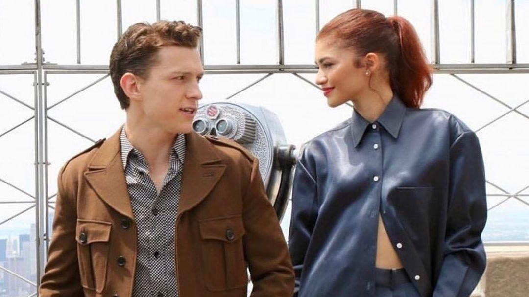 Tom Holland And Zendaya Spotted Kissing Inside Car GMA News Online Tom Holland And Zendaya Spotted Kissing Inside Car GMA News Online