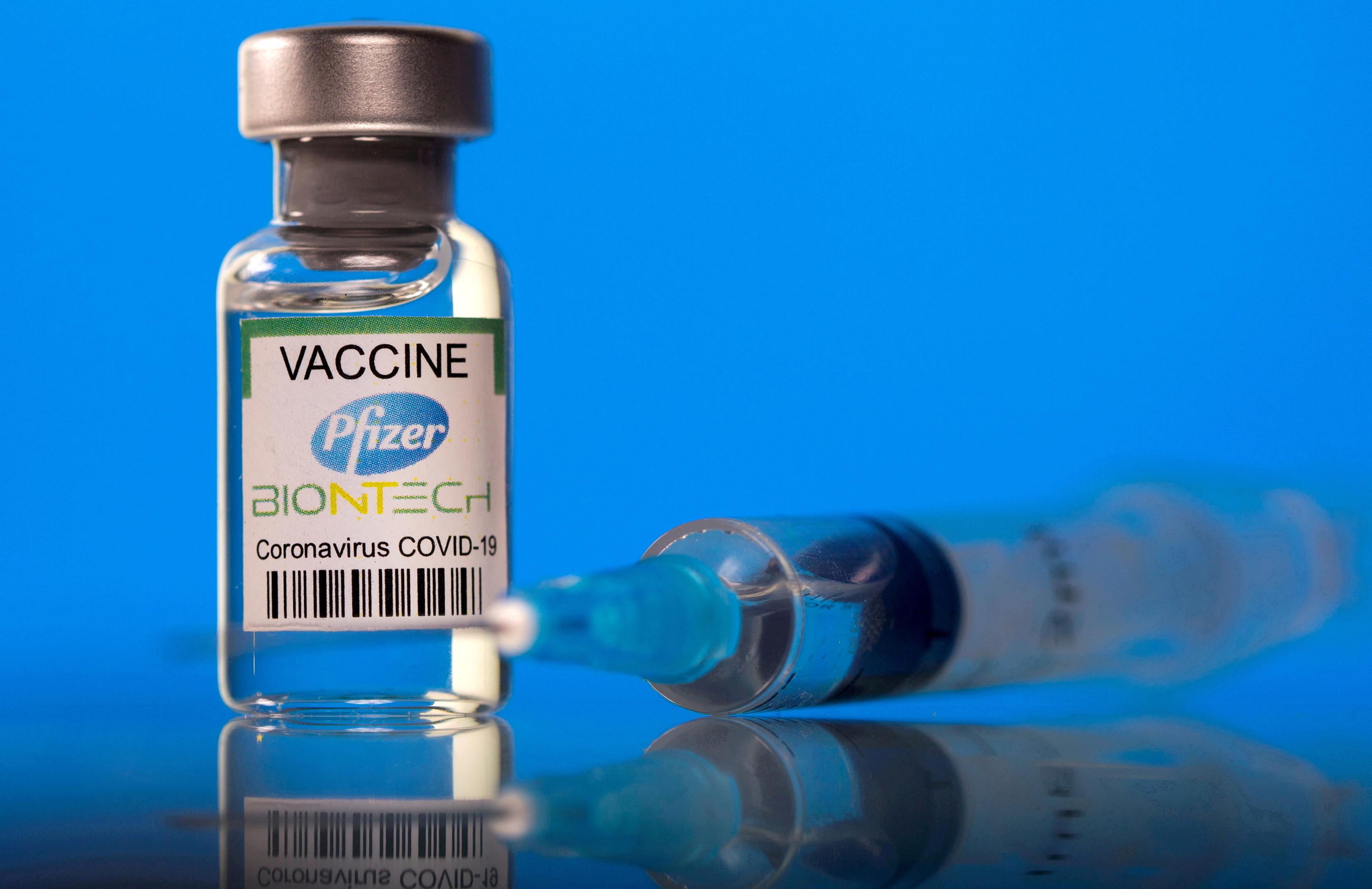 Pfizer sudah mengerjakan vaksin COVID-19 yang menargetkan Omicron