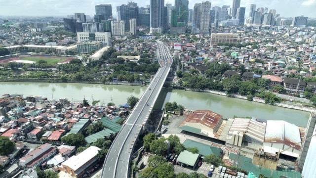 Link road toward 8th Avenue in BGC to open on Oct. 1 —DPWH | GMA News ...