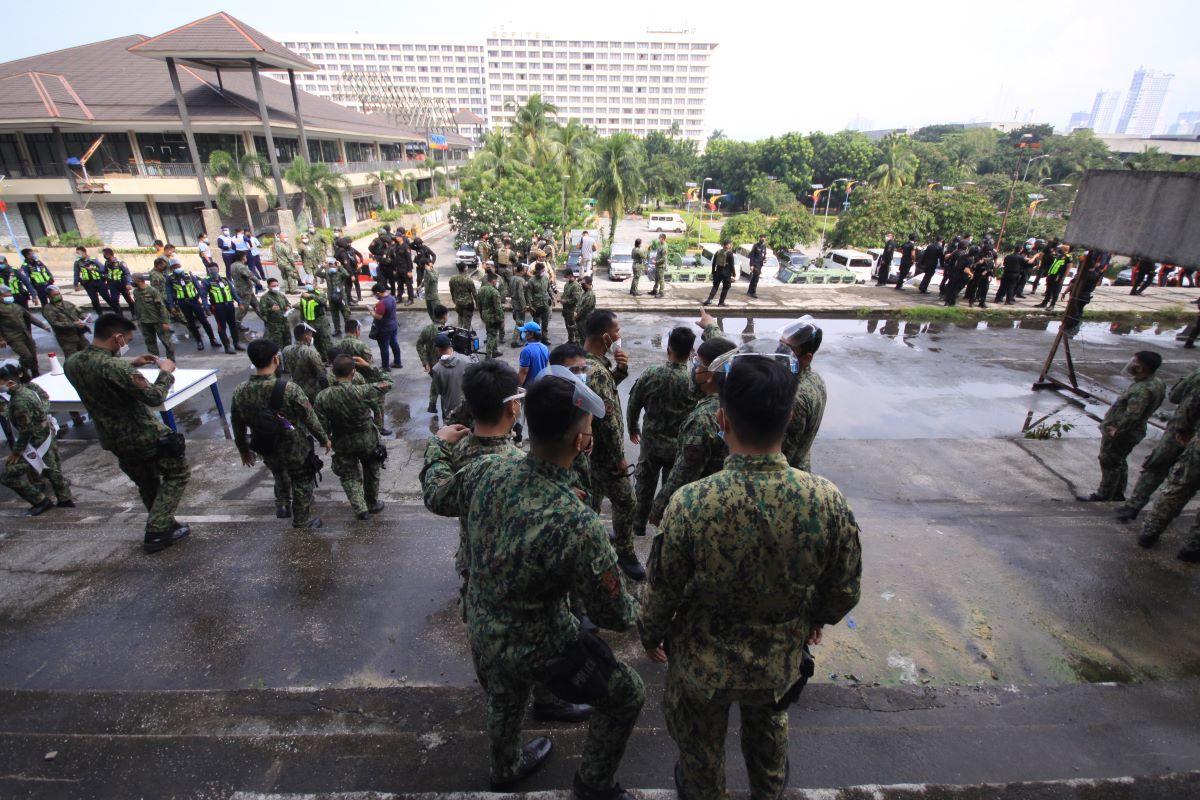 Police related to Eleksyon 2022 candidates reassigned to other areas –PNP chief