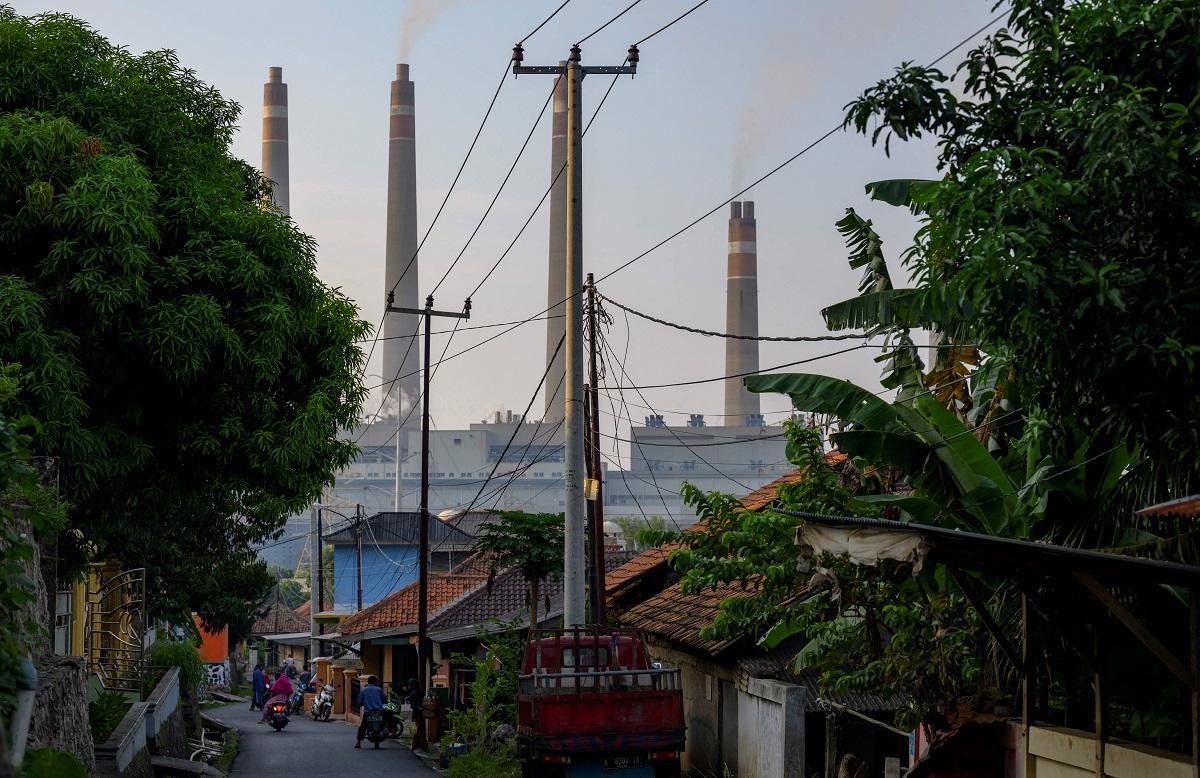 Indonesia izinkan operator terpilih untuk melanjutkan ekspor batubara GMA News Online