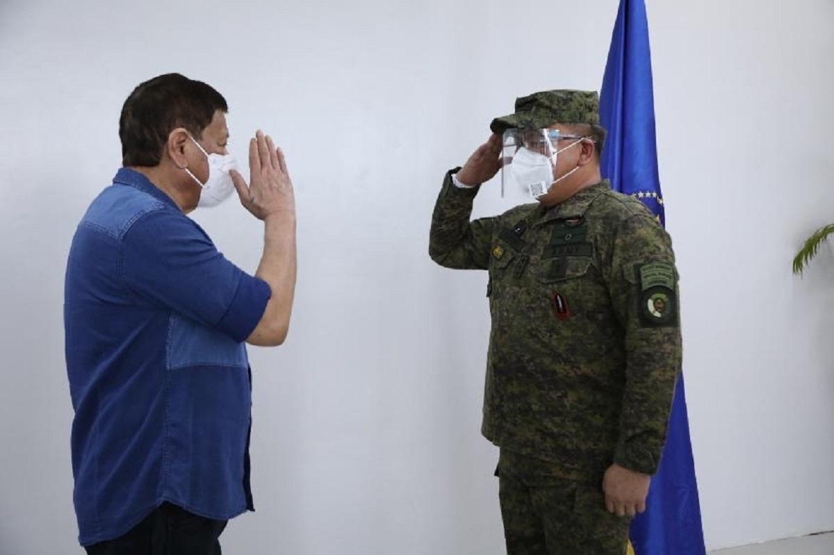 Duterte berharap mantan kepala AFP Faustino pensiun dengan sehat