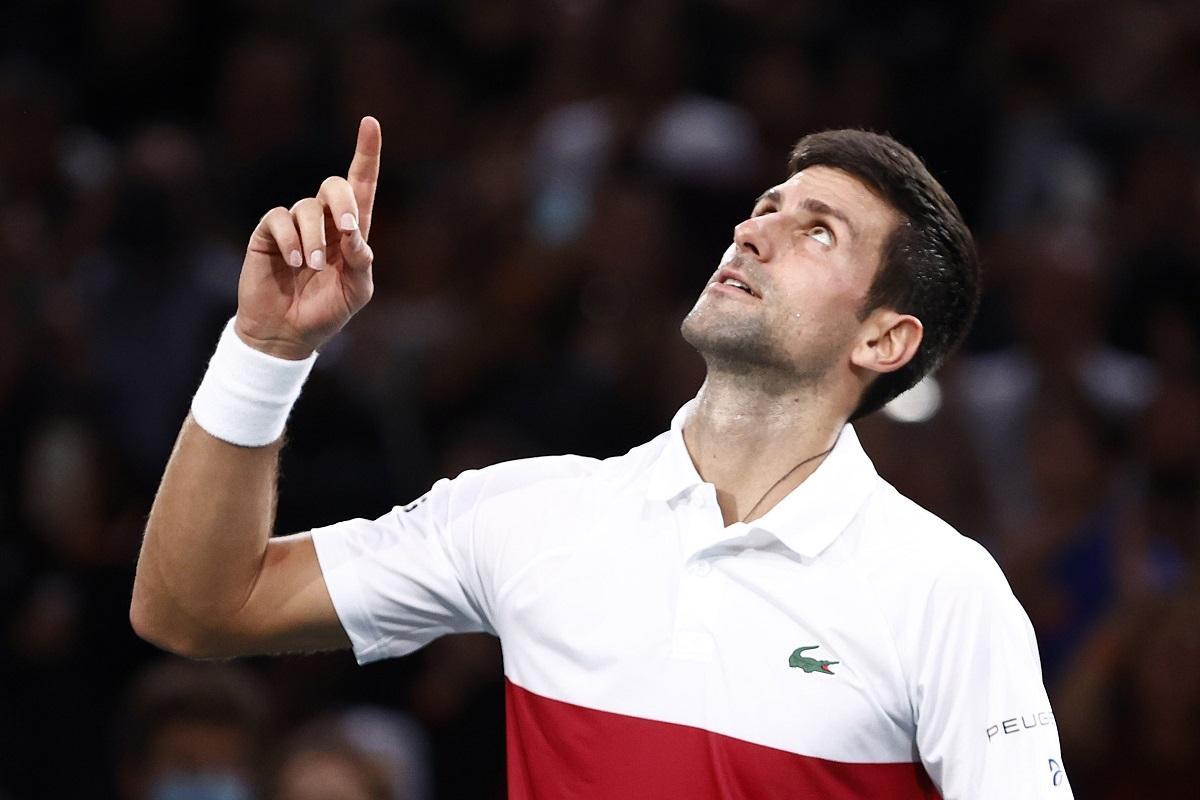 Djokovic mengalahkan Medvedev untuk mengklaim rekor gelar keenam Paris Masters