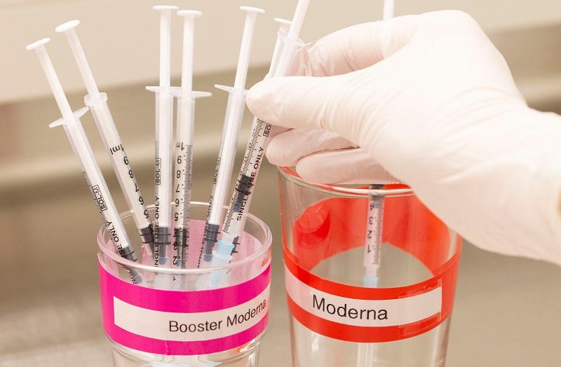 Moderna mengatakan dosis booster vaksin COVID-19-nya tampak protektif vs. Omicron GMA News Online