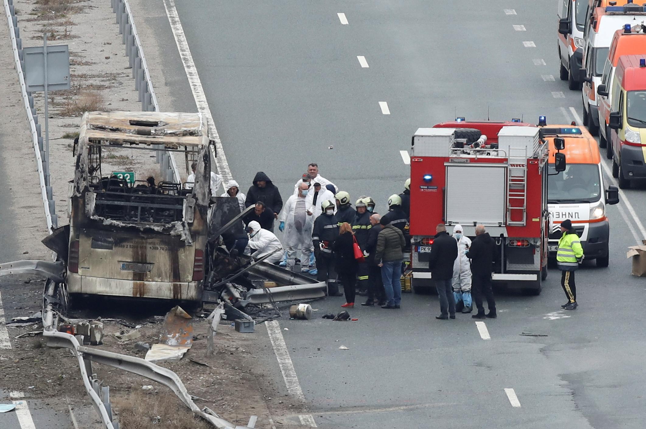 Bus yang membawa turis Makedonia Utara terbakar di Bulgaria, menewaskan 45 orang