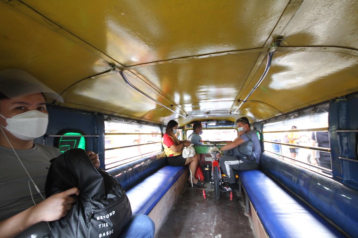 Unvaccinated persons, minors, seniors temporarily prohibited from using public transportation —DOTr - GMA News Online