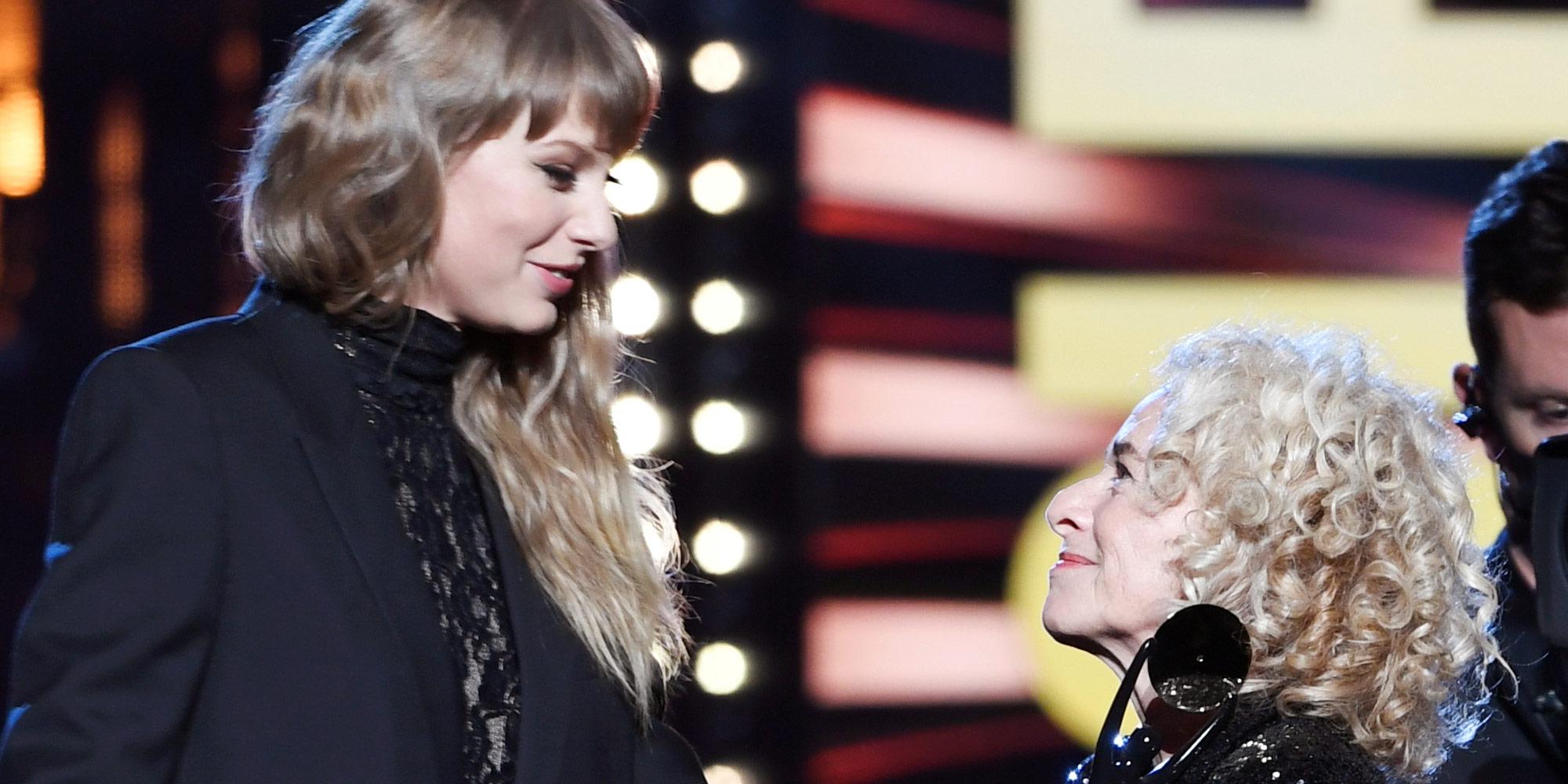 Taylor Swift pays tribute to Carole King at Rock and Roll Hall of Fame