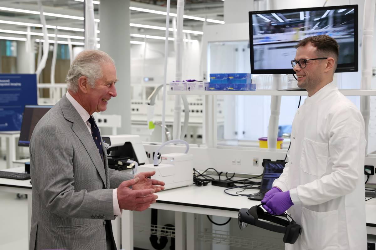 Pangeran Charles Inggris membuka pusat penelitian AstraZeneca baru