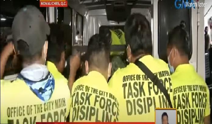 Pedagang kaki lima menyita barang dagangan, mengimbau Disiplin Gugus Tugas QC