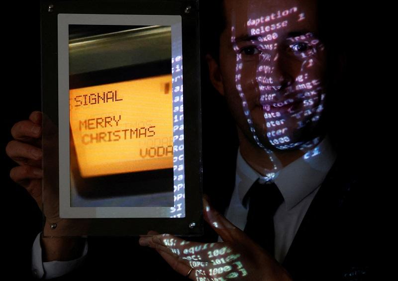 Merry Christmas - First SMS sells for over 100,000 euros in Paris auction | GMA News Online
