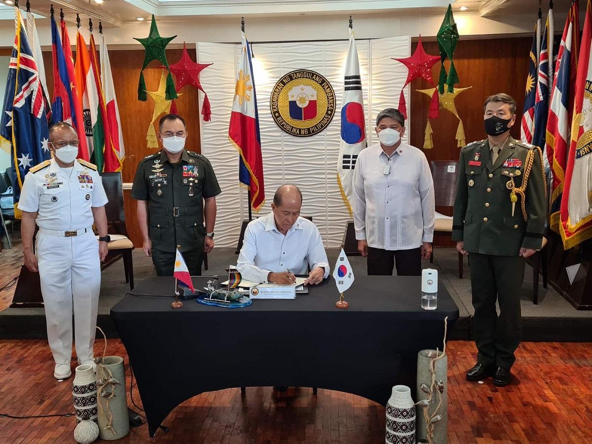 Filipina Tandatangani Kontrak 28 Miliar untuk 2 Kapal Perang Angkatan Laut │ GMA News Online