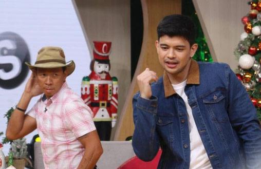 Kuya Kim mencoba mengikuti tarian Rayver Cruz di ‘Mars Pa More’ dan itu yang terbaik GMA News Online
