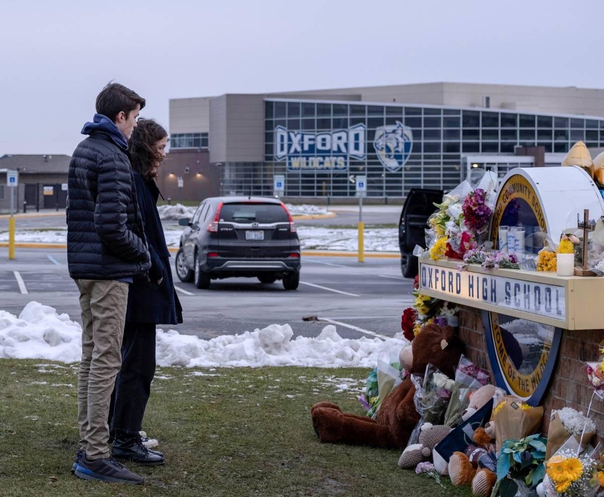 Parents of Michigan teen in school shooting charged with manslaughter