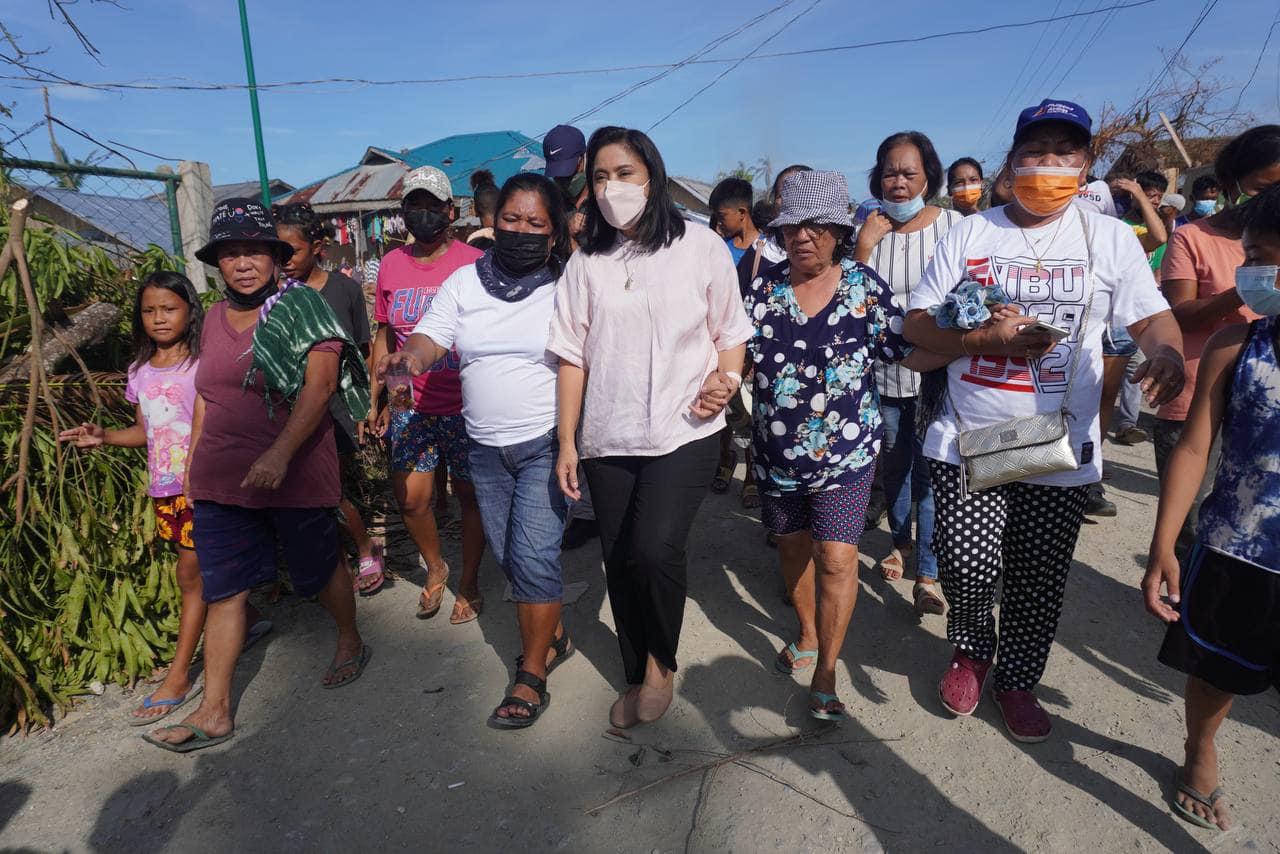 Robredo Visits Palawan Communities Hit By Typhoon Odette Gma News Online