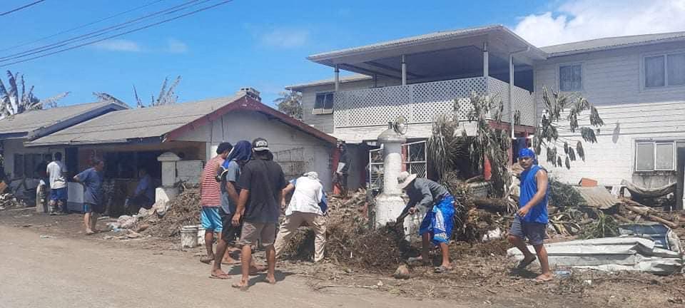 Tongans make contact with world as phone lines partially restored after tsunami thumbnail