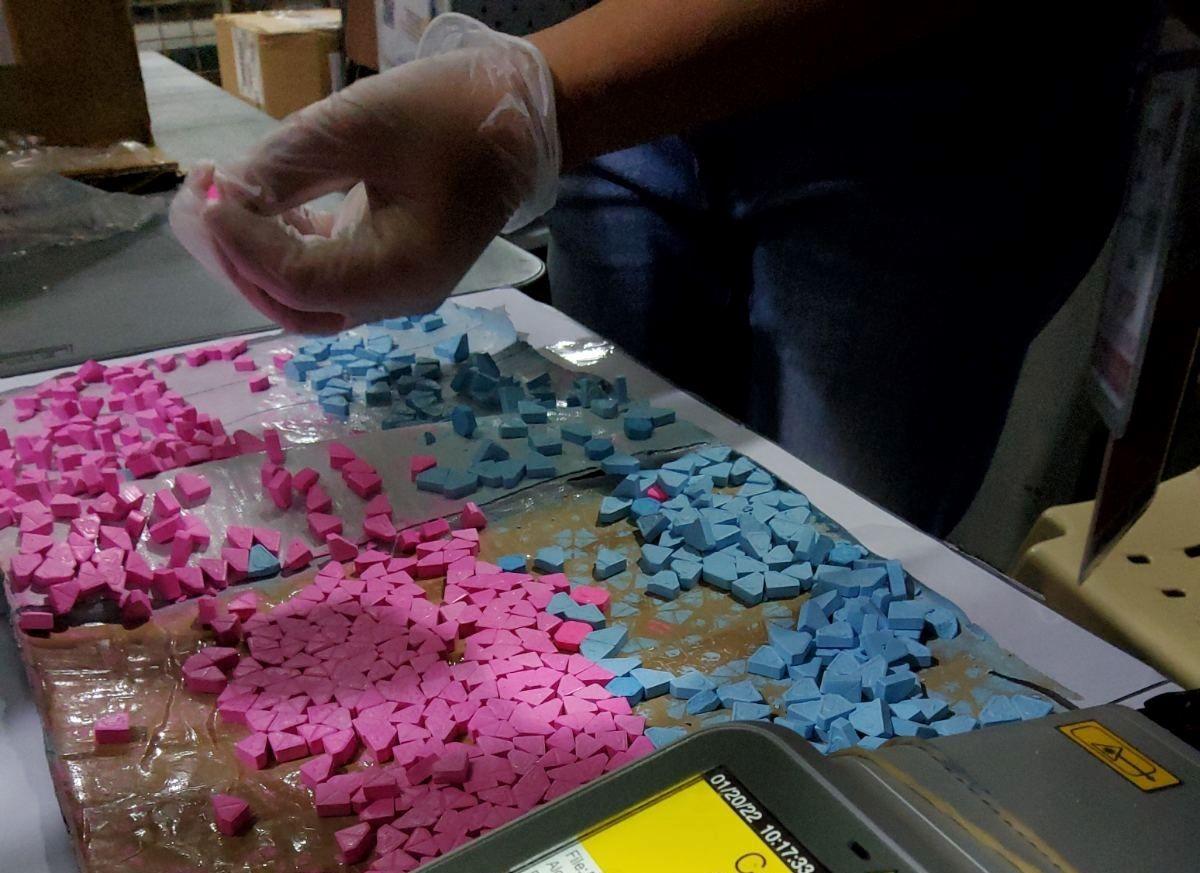 Authorities nab consignee in QC over P5.2M worth of ecstasy pills GMA News Online