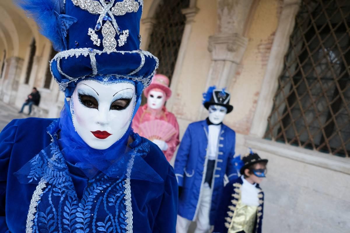 Venice's 'Carnival of hope' kicks off as COVID-19 worries ease | GMA News  Online