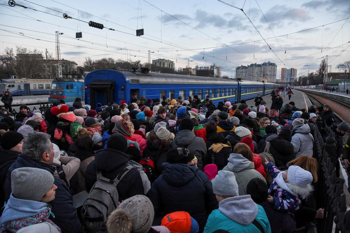 Just over 7,000 people evacuated from Ukrainian cities; Mariupol blocked —Zelensky