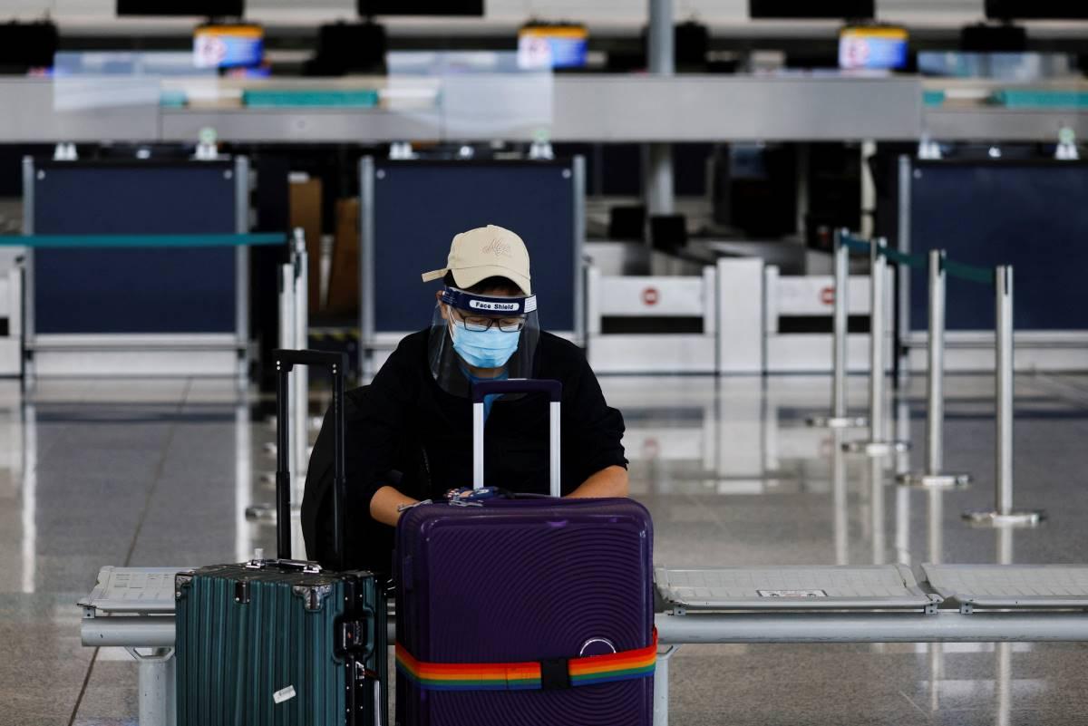 Hong Kong eases COVID-19 quarantine rules for incoming travelers