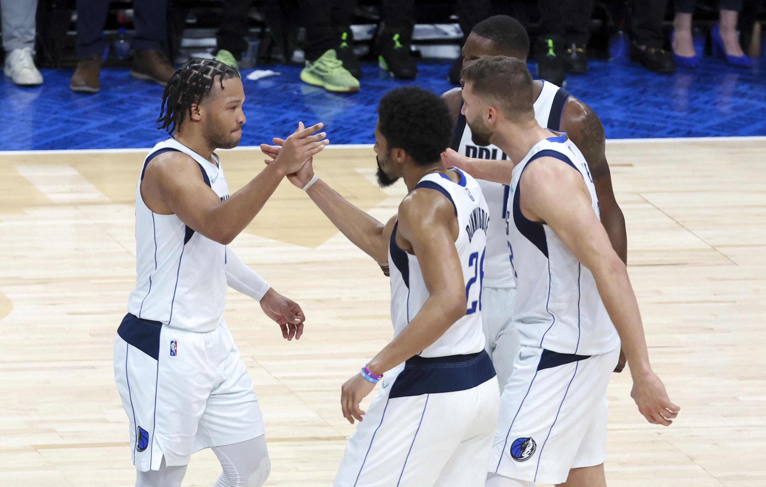 Jalen Brunson pours in 41 as Mavs pull level with Jazz GMA News Online
