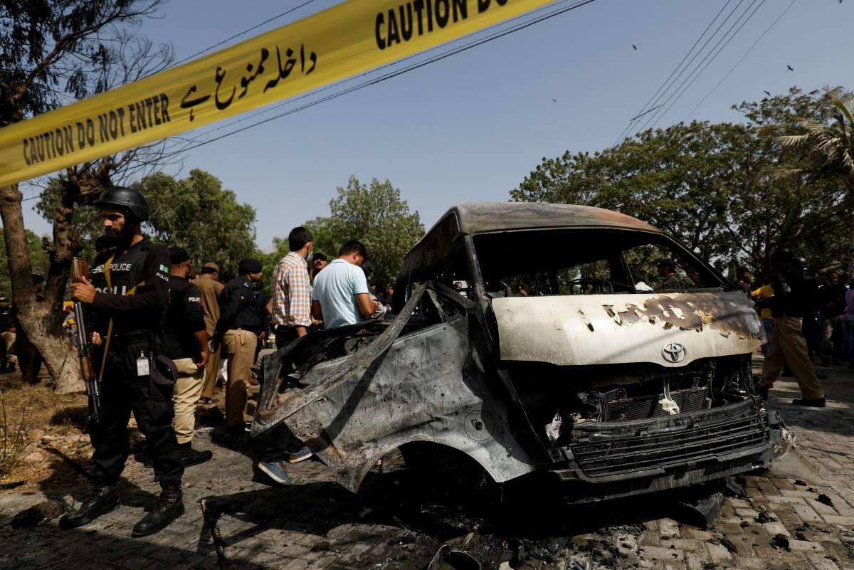 Suspected suicide bomber kills 3 Chinese teachers and Pakistani at Karachi university
