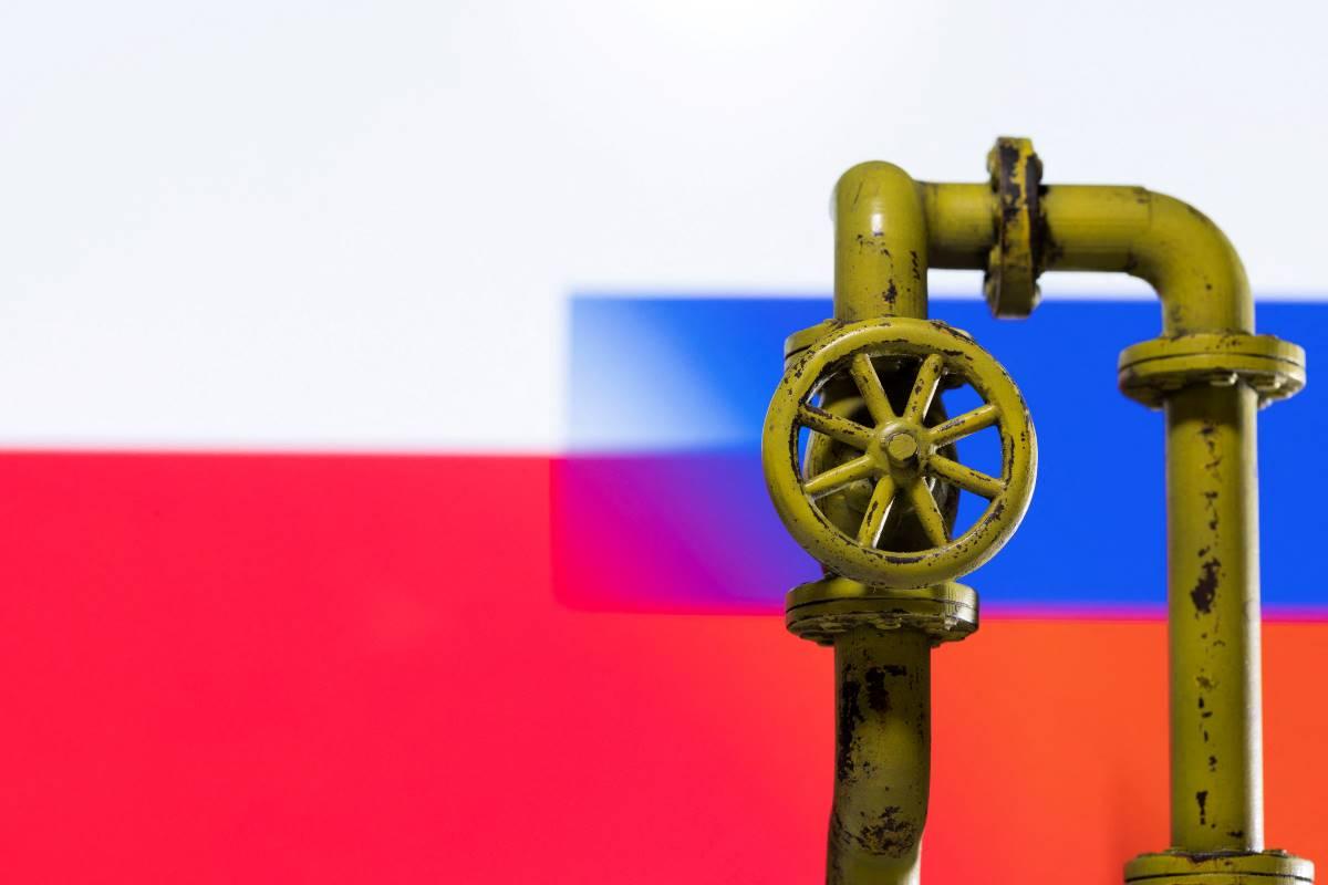 Russian gas supply to Poland resumes; Ukraine condemns 'gas blackmail'