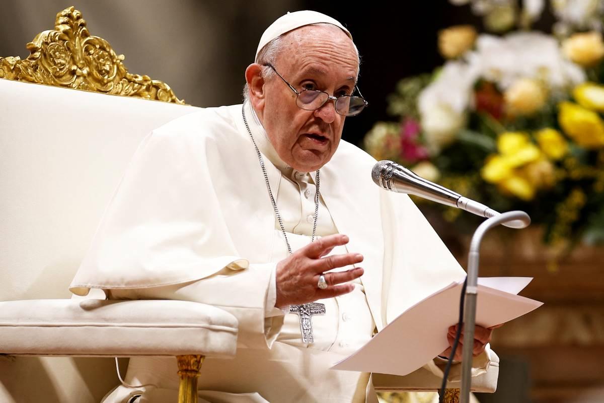 Pope Francis faces ‘civil war’ at heart of church, Vatican expert says