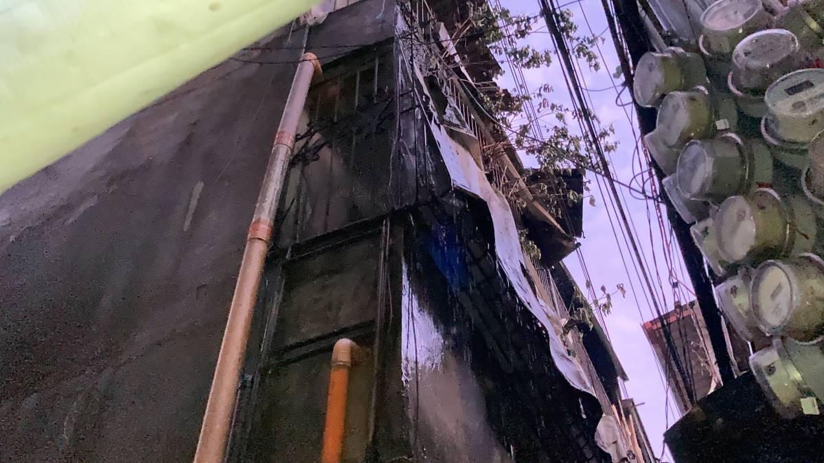 3 anak, tewas dalam kebakaran di Tatalon, QC;  sayang, selamat setelah terlempar dari jendela