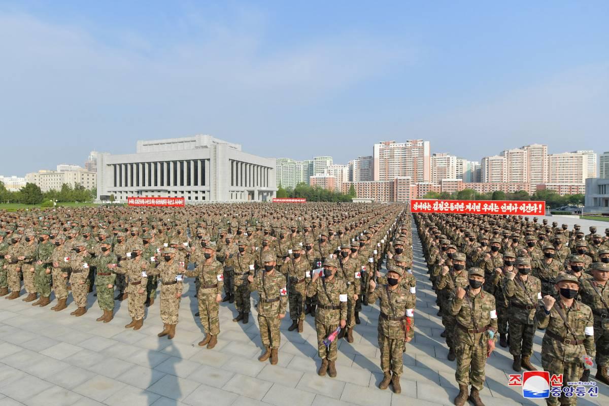 North Korea mobilizes army, steps up tracing amid COVID-19 wave