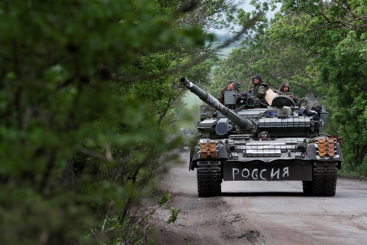 Russia gives up key northeast towns as Ukrainian forces advance