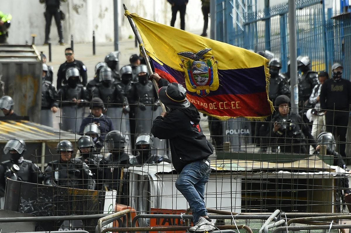 Paus desak ketenangan di Ekuador yang dilanda protes GMA News Online