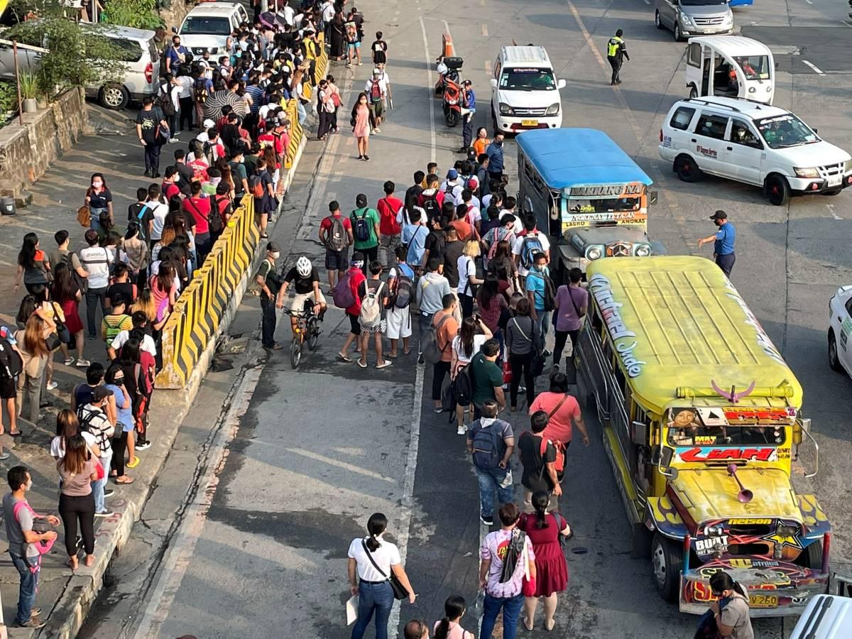 Sopir terbagi atas kenaikan tarif angkutan umum GMA News Online