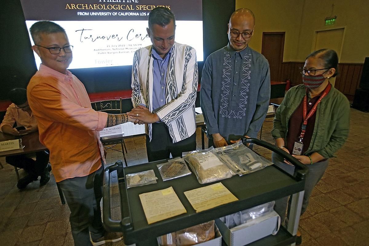 philippine-archaeological-specimens-turned-over-to-national-museum