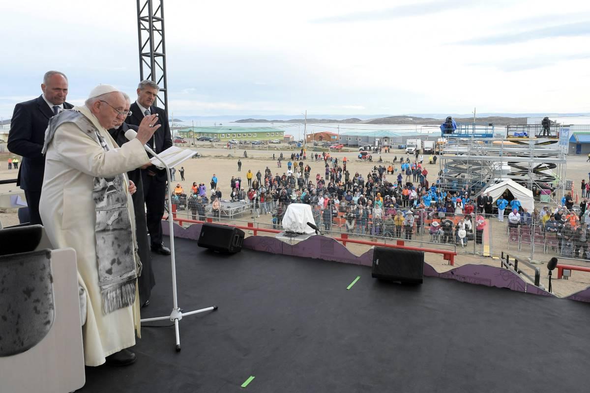 Pope Francis again asks for forgiveness as tour ends in Canada's north