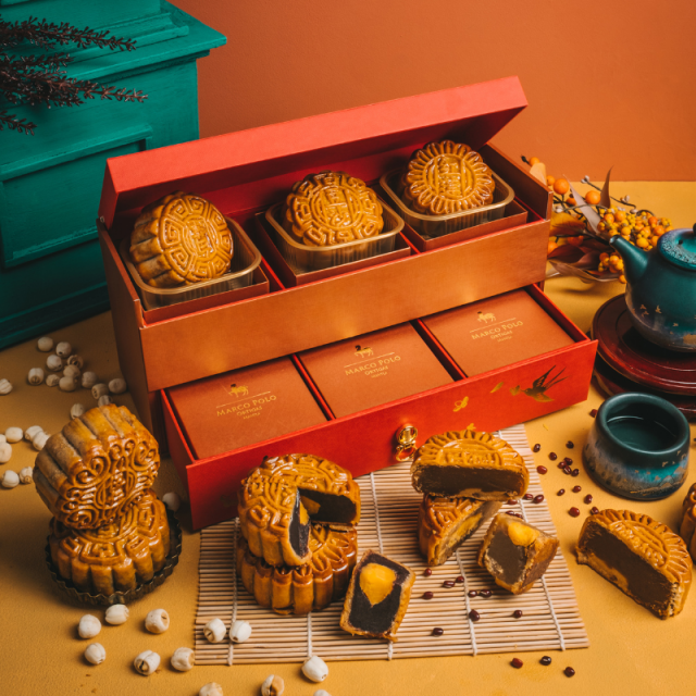 6 Luxury Mooncake Gift Boxes Winning Over Shoppers This Mid-Autumn Festival