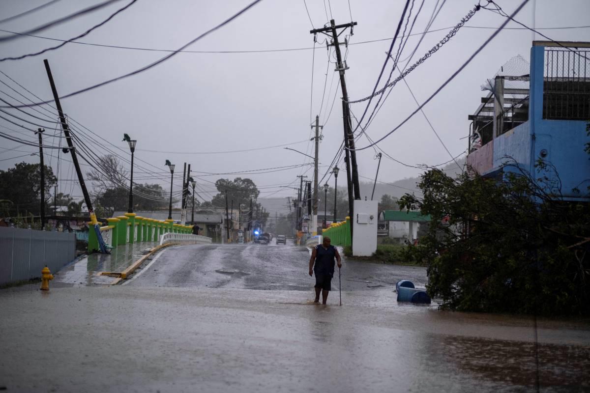 Hurricane Fiona makes landfall on Puerto Rico, knocking out power to island