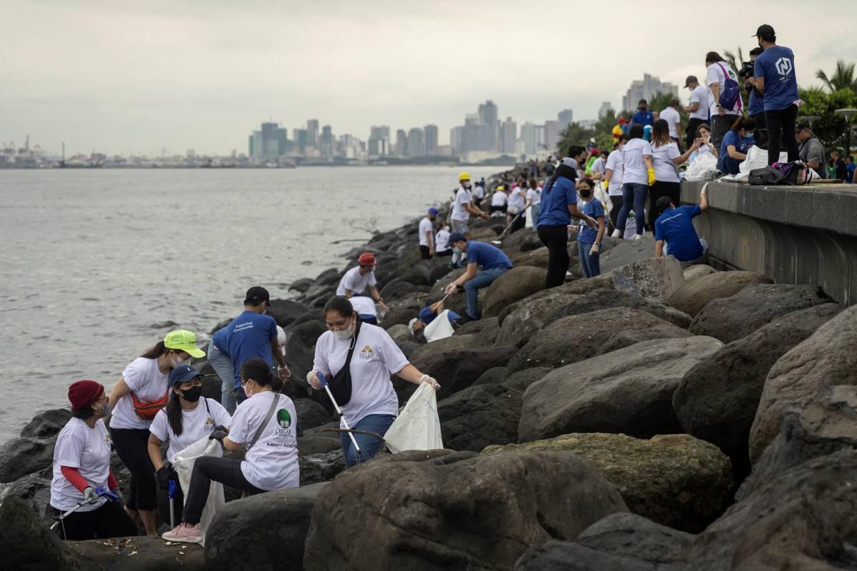 Pembersihan Teluk Manila diadakan pada Hari Pembersihan Pesisir Internasional Berita GMA Online