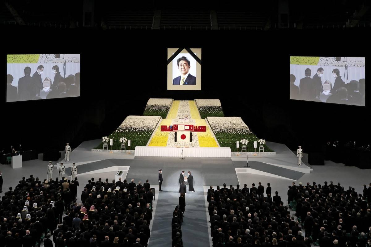 Japan honors assassinated former PM Shinzo Abe at controversial funeral